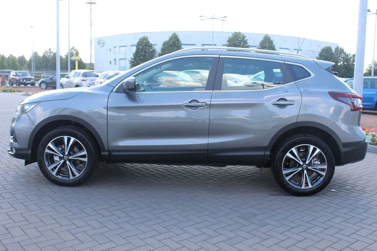 Nissan Qashqai 1.3 DIG-T...  Image 8